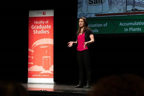 Amelie Litalier, gagnante de la compétition 3MT au CMR, édition 2018